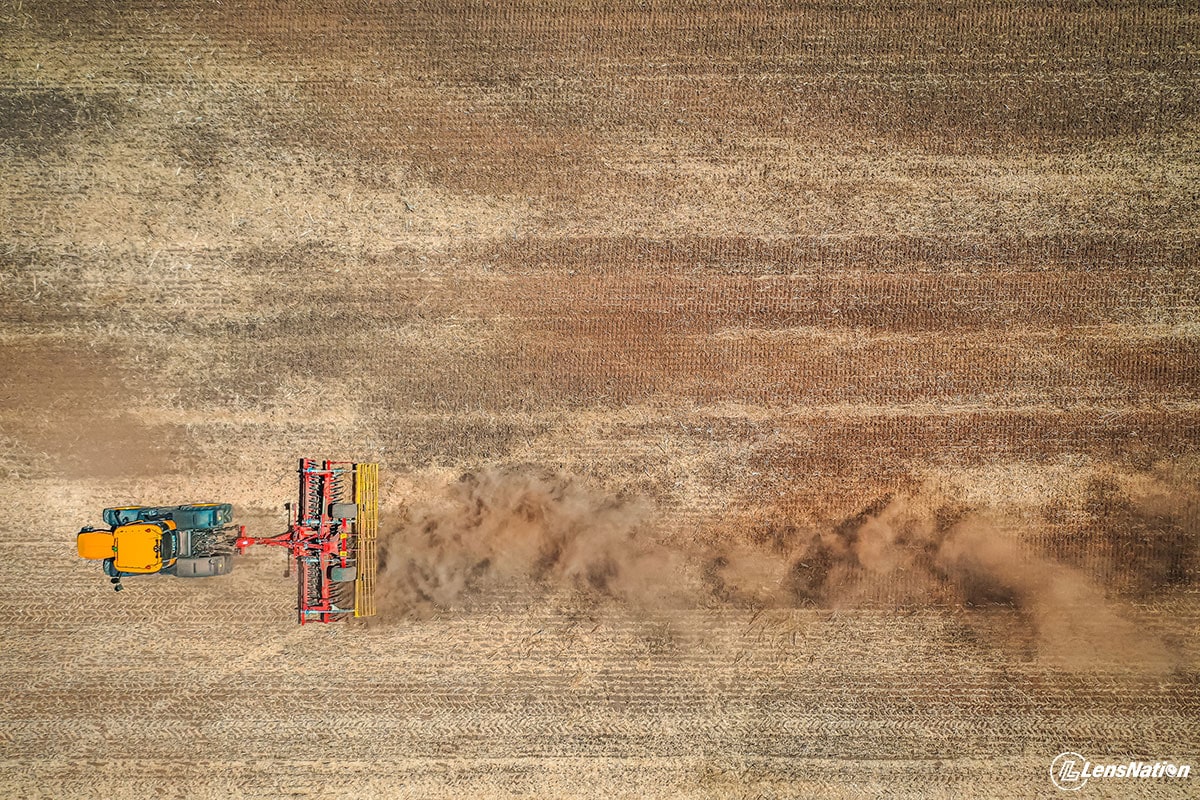 JCB Fastrac working ina  Farm