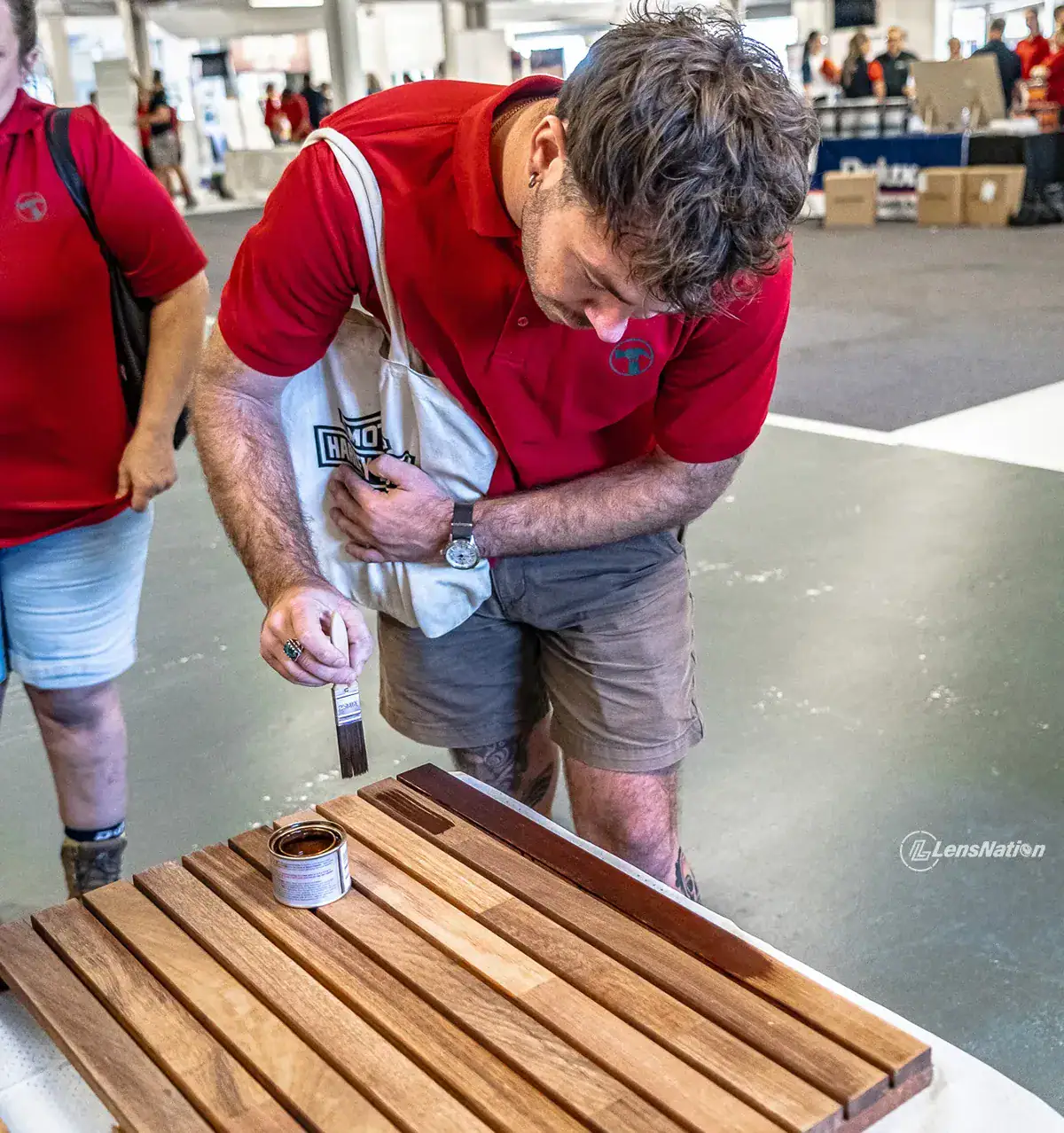 Matte vs. satin finish comparison – Sikkens paint samples