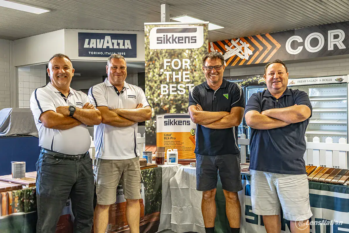 Team collaboration photo – Bunnings and Sikkens representatives