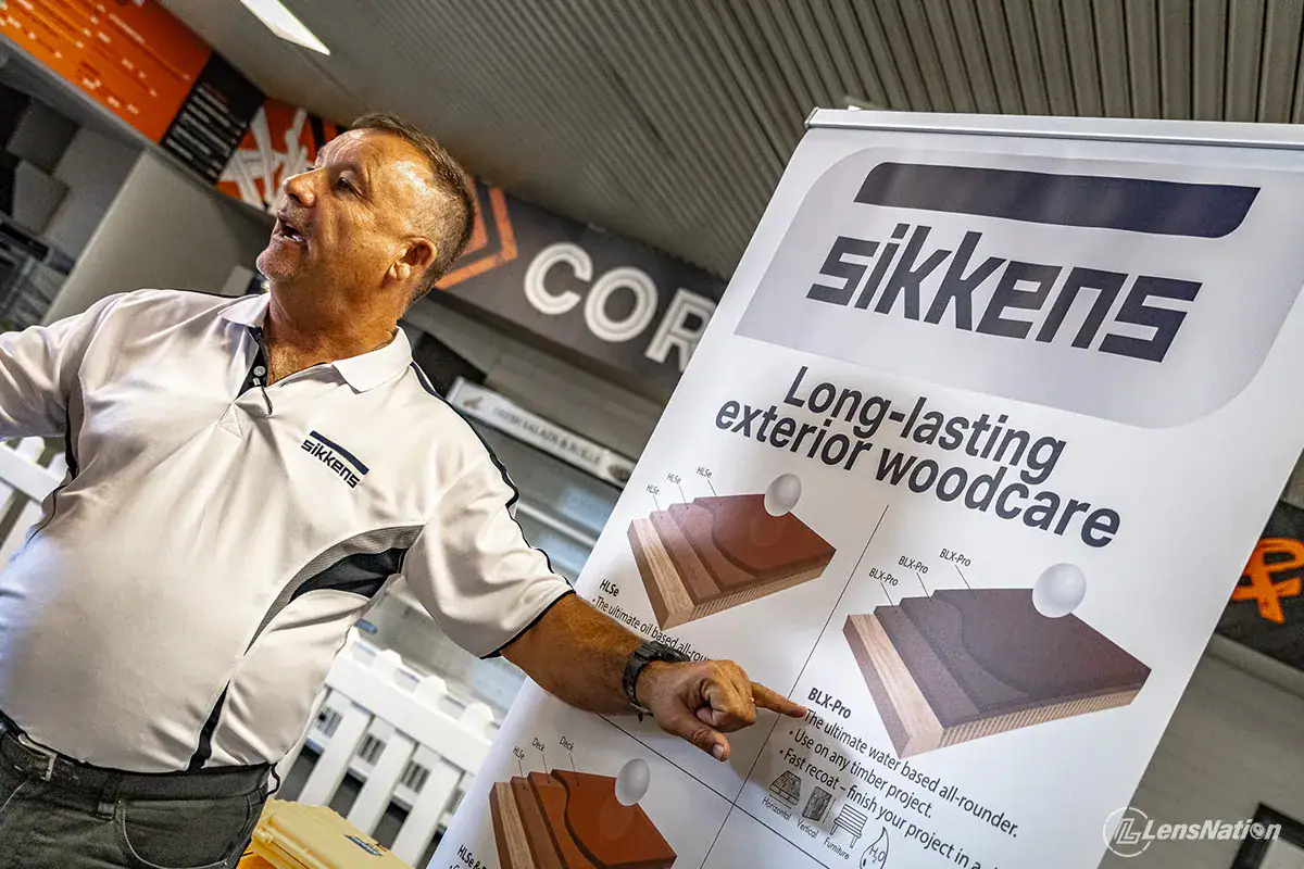 Digital display of Sikkens paint data for Bunnings staff