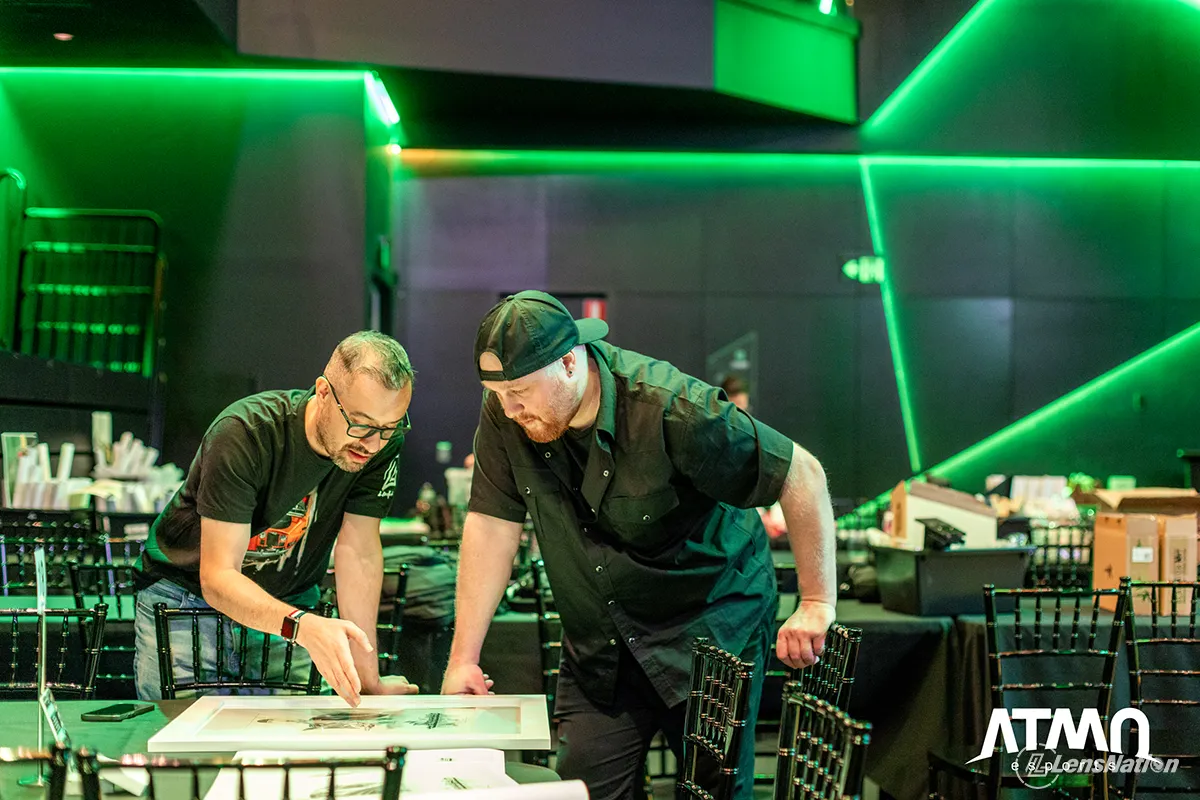 Showing CIG community manager Zyloh my pencil Darwing