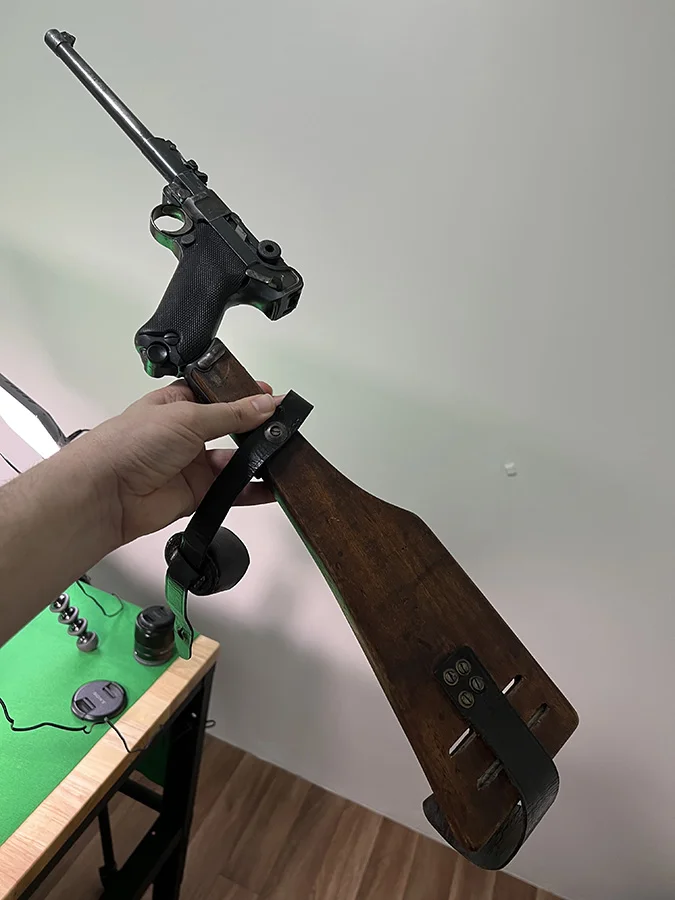 Holding the Erfurt LP08 with stock